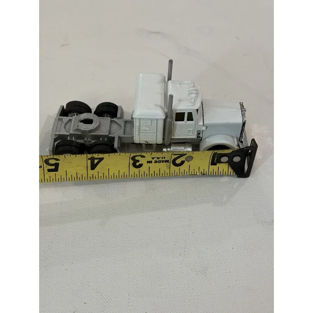 Lionel Die Cast Tractor Semi Truck White O Gauge Intermodal Vehicle No Trailer